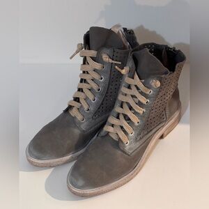 Dolce Vita Aldis size 8.5 Lace-Up Ankle Boots